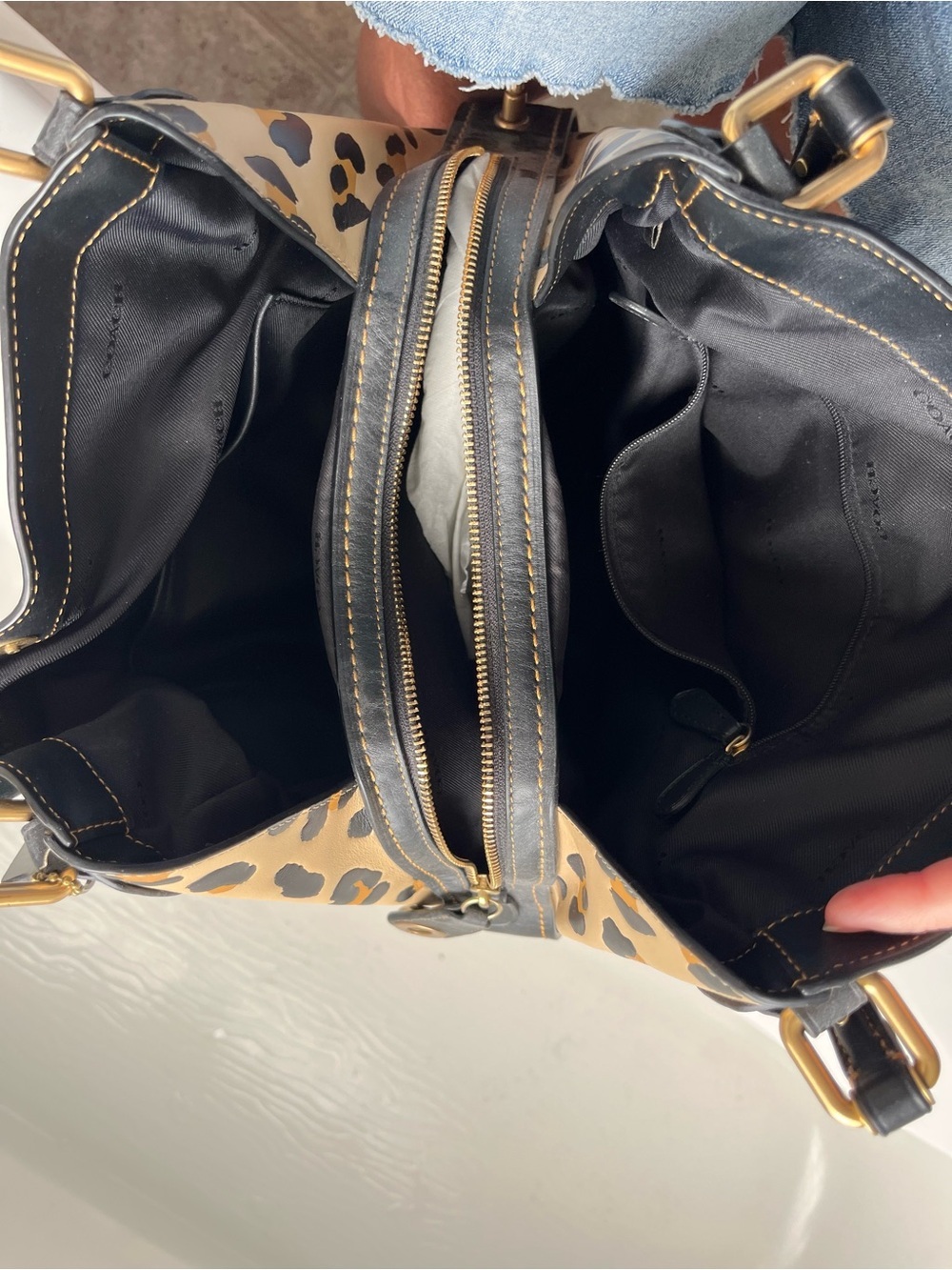 Coach Edie leopard Black Shoulder Tote with Leopard-Print Sides excellent - Picture 5 of 5